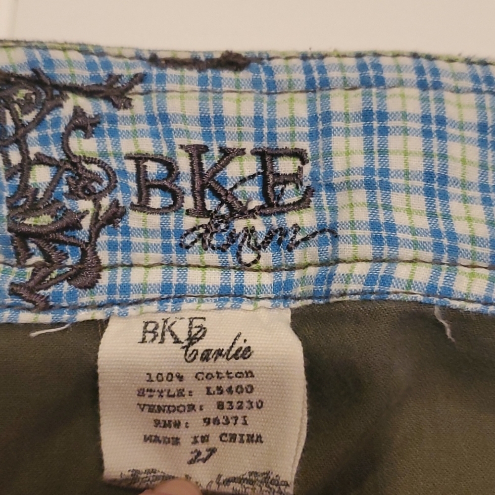 Shorts - Picture 6 of 7